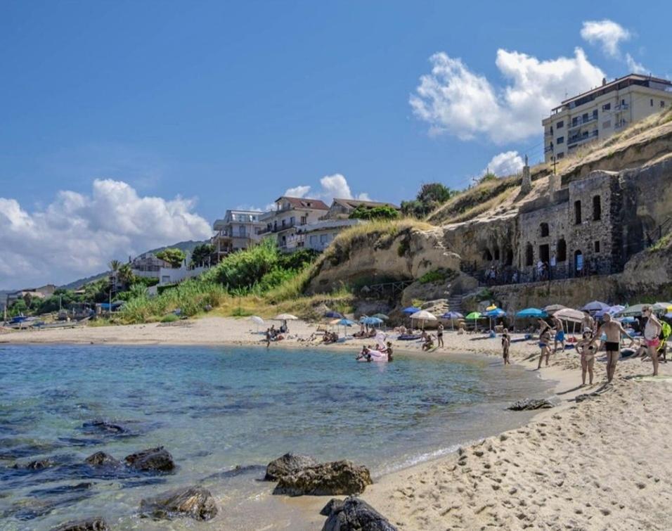 Casa Di Giorgio-Fronte Spiaggia Pizzo (Calabria) Exterior foto