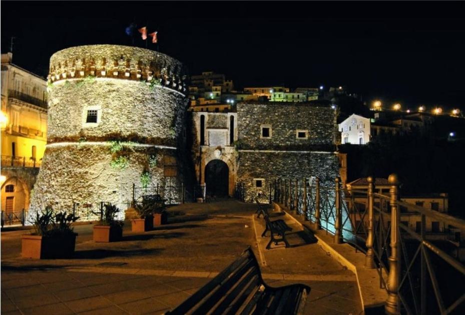 Casa Di Giorgio-Fronte Spiaggia Pizzo (Calabria) Exterior foto
