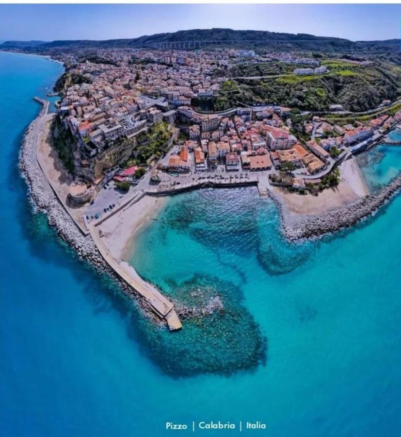 Casa Di Giorgio-Fronte Spiaggia Pizzo (Calabria) Exterior foto